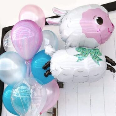 Lamb and unicorn balloon bouquet