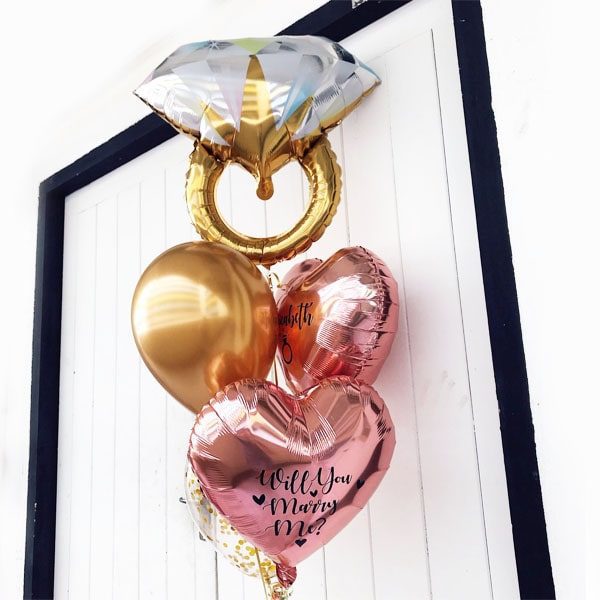 Proposal gold ring balloon bouquet