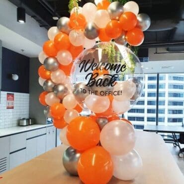 Balloon centerpiece with customize balloon
