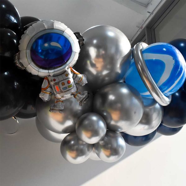 Space-Galaxy-Balloon-Garland-Close-Up