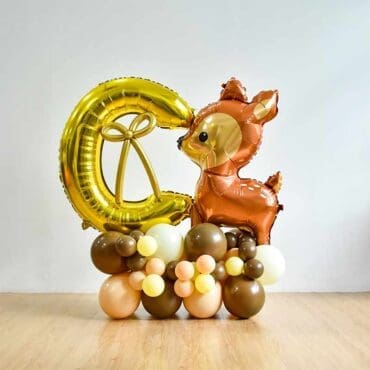 Woodland-Deer-Initials-Balloon-Centerpiece