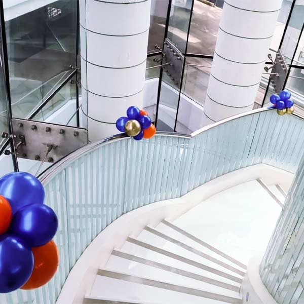 Bom-Bom-Display-Mini-Balloon-Stairs