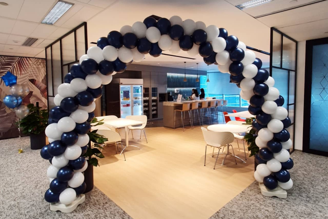 How To Make A Stunning Birthday Balloon Arch In 4 Easy Steps