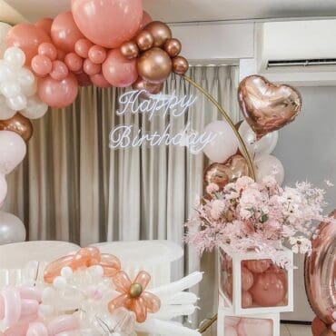 Ring-Frame-Balloon-Garland-Display-60-years-Rose-gold