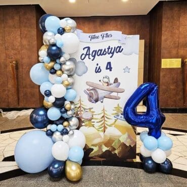 Single Board with Balloon Airplane