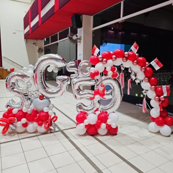 SG60 National Day with Mini Arch Balloon Centerpiece - Image 2