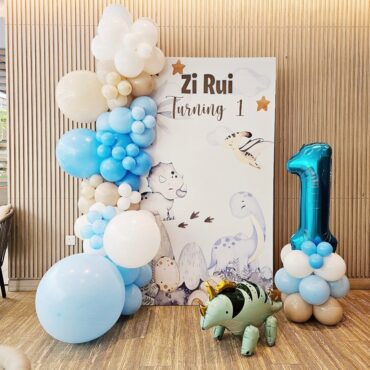 Pastel Blue Gentle Dinosaur Balloon Backdrop Decoration