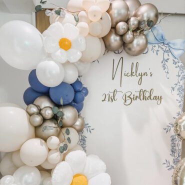 Daisy Blue Elegant Balloon Backdrop