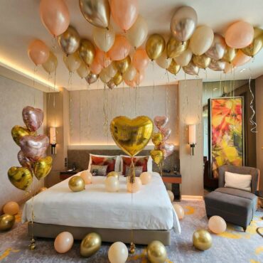 Gold Hearts Happy Anniversary Hotel Room Decoration Balloon Package