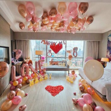 Love In Lights Marry Me Hotel Proposal Balloon Decor