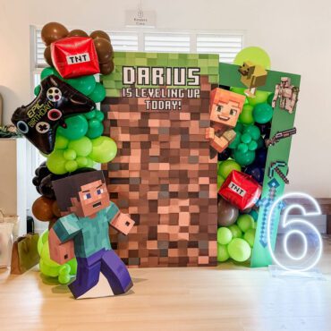 Minecraft Balloon Backdrop Setup